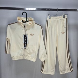Спортивка Адидас молочный