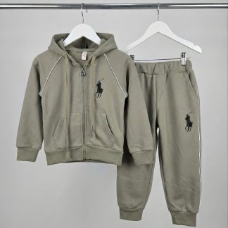 Двойка хаки